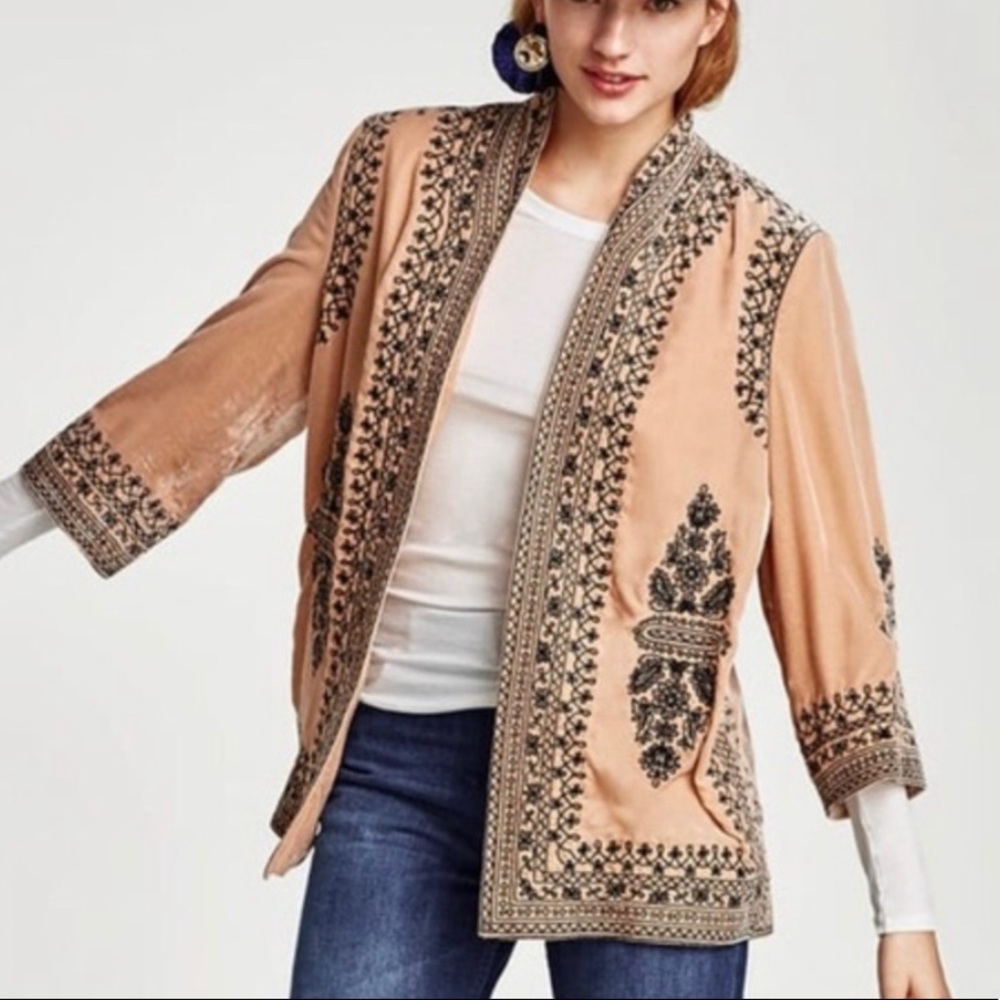 Zara VELVET EMBROIDERED KIMONO